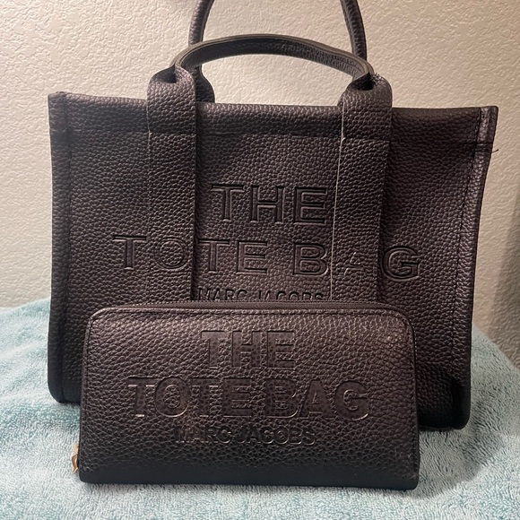 Marc Jacobs Black Textured Tote and Wallet - Picture 2 of 6